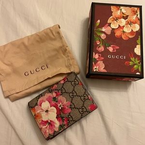 Authentic Gucci Blooms card case/wallet